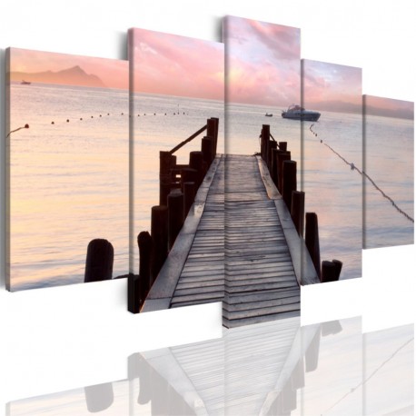 Canvas image spread on the frame 508